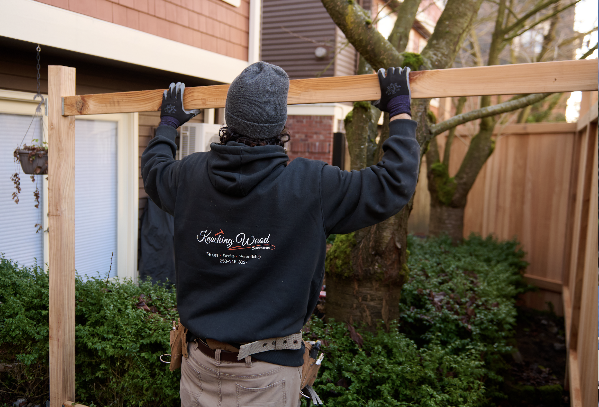 knocking-wood-custom-fence